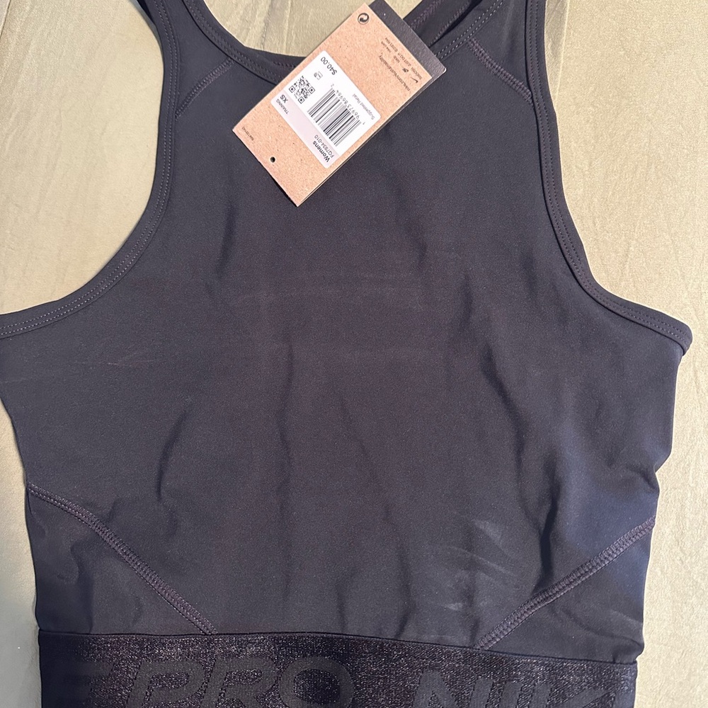 Nike top - Picture 2 of 3